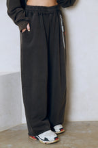 THE WILD LINE TRACK PANT - Charcoal