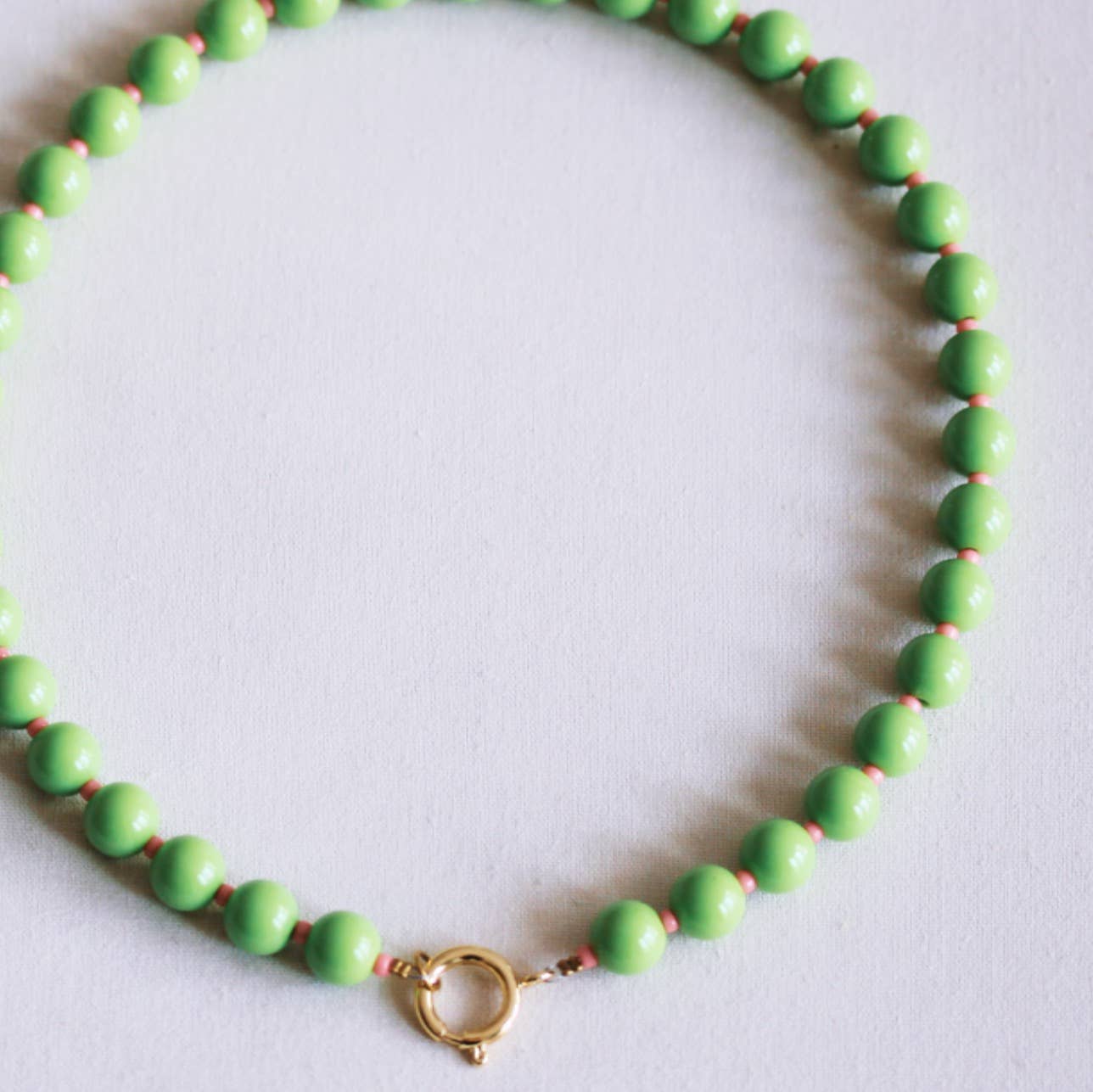 Beaded necklace with Miyuki beads - green/salmon