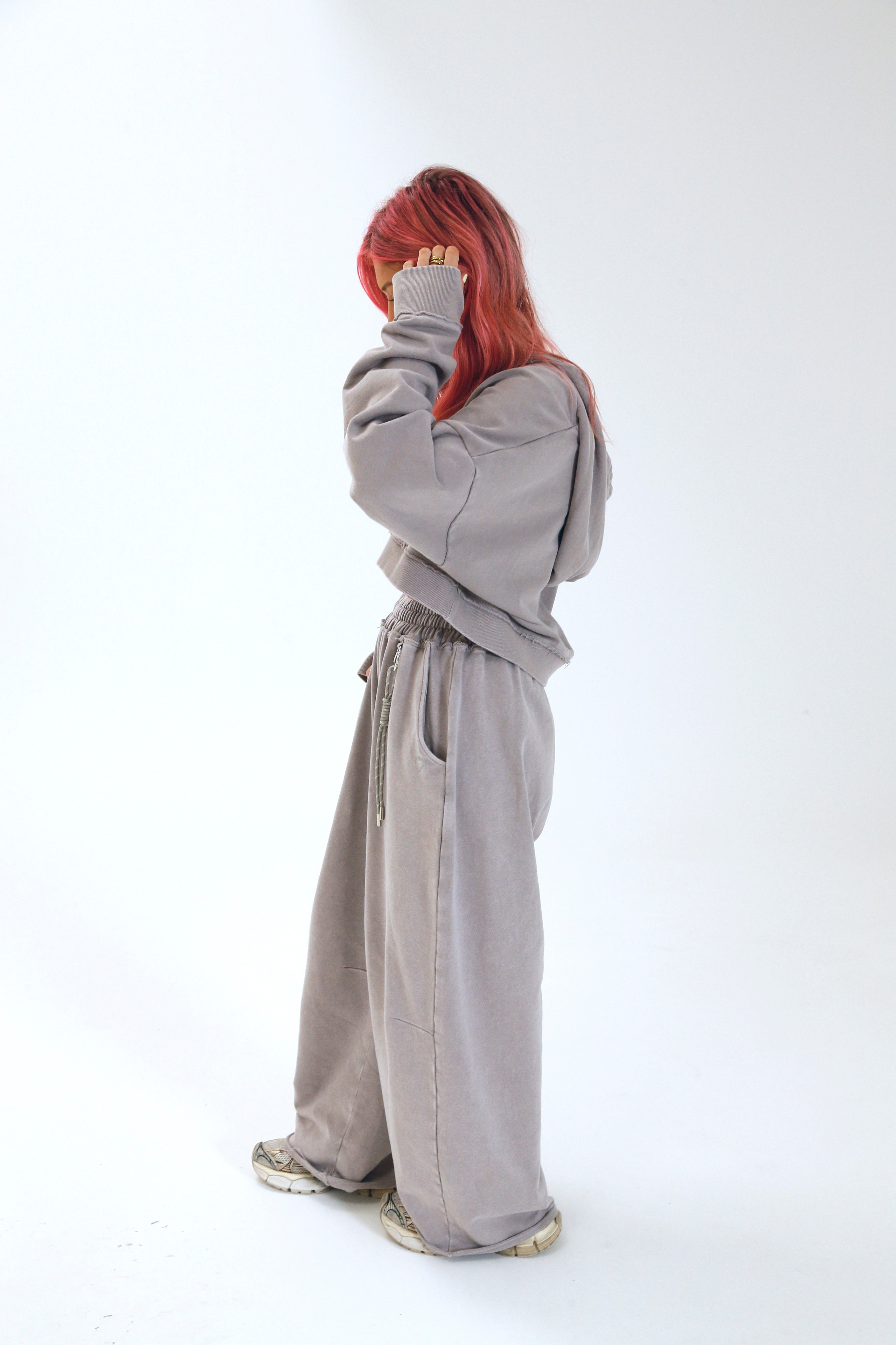 THE WILD LINE TRACK PANT - Smoke