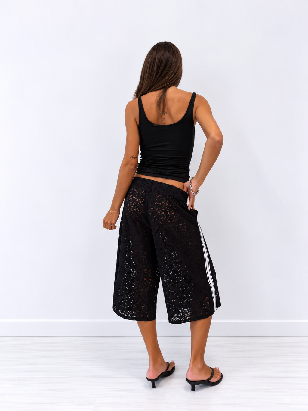 THE LINE ROMY SHORTS BLACK BABY LEMONADE