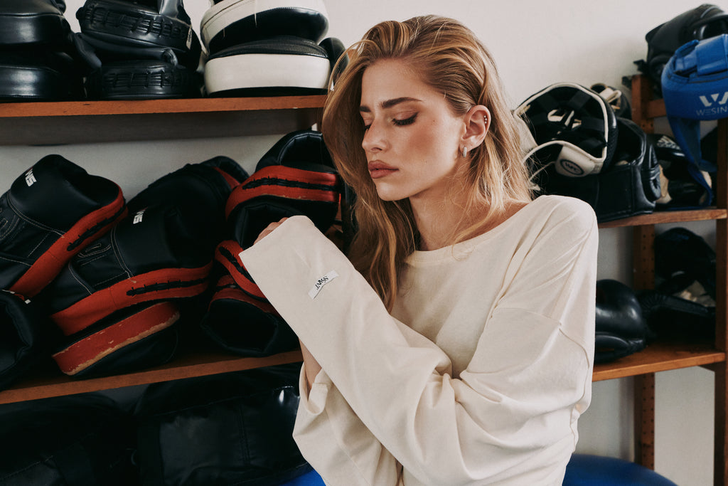 THE VICTORY LONG SLEEVE  - White