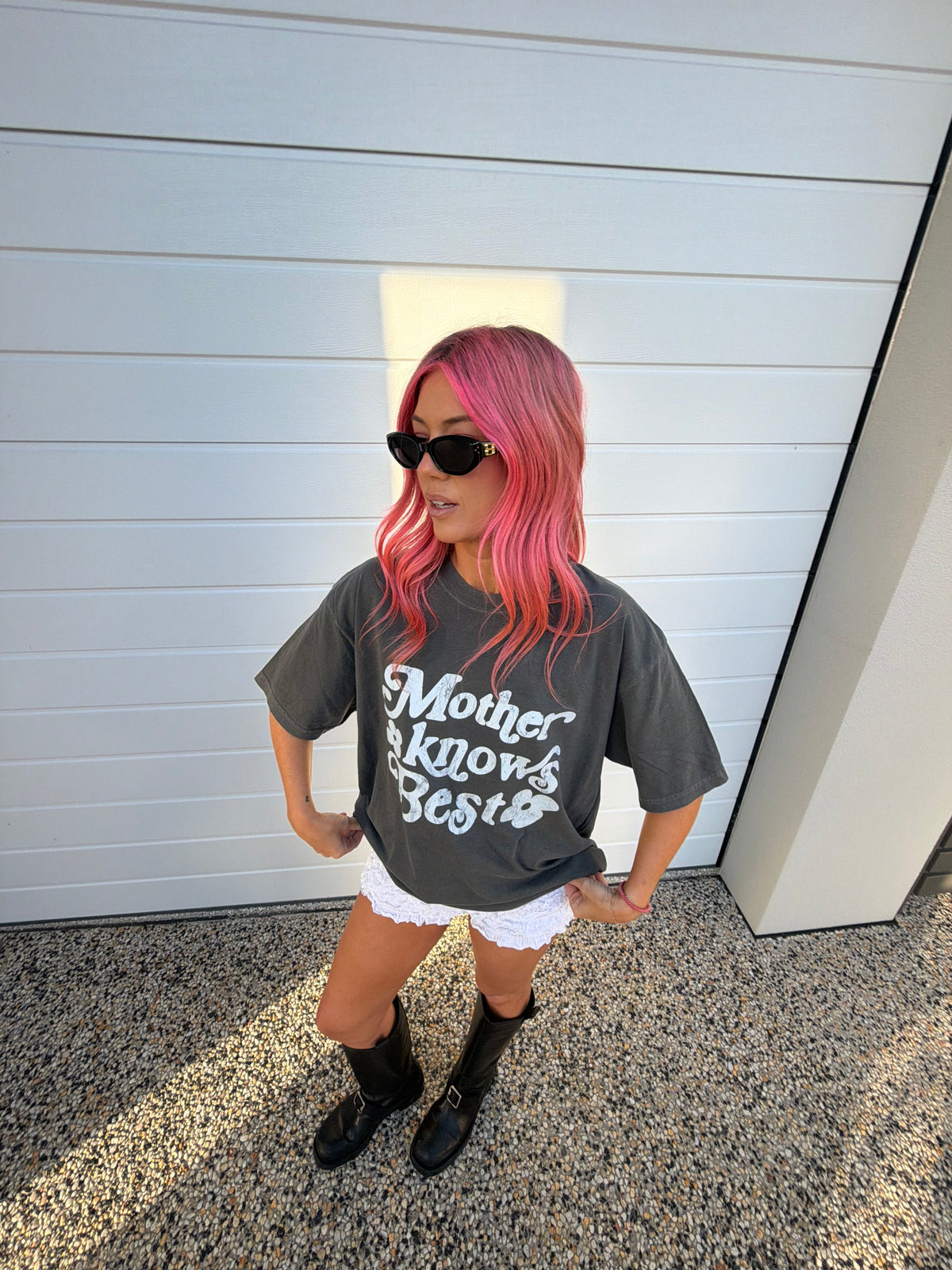 Mother Knows Best Tee - Charocal