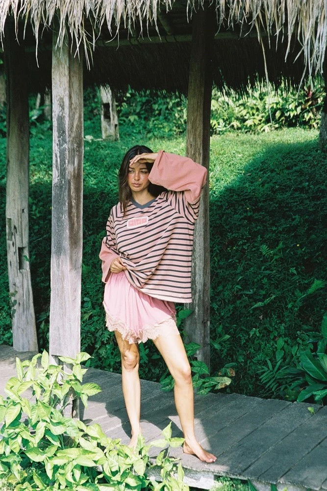UNWIND LACE TRIM SHORTS