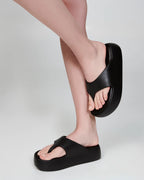 MELISSA FREE PLATFORM THONG - BLACK