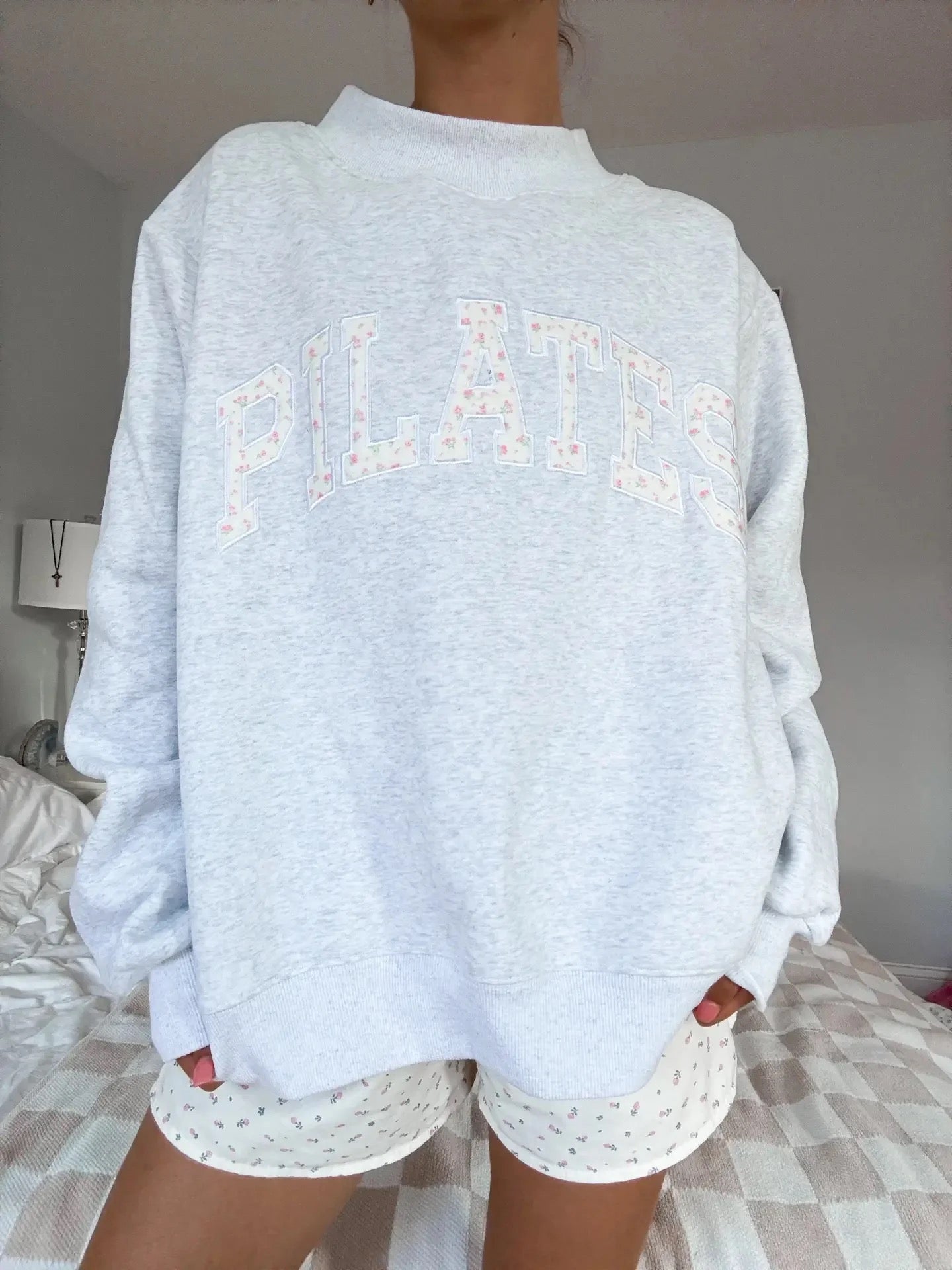 Mockneck Pilates Embroider Sweatshirt - Pearl Grey