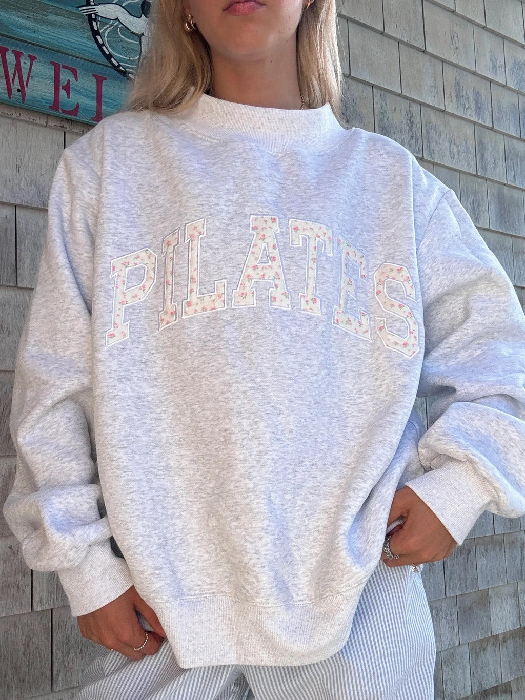 Mockneck Pilates Embroider Sweatshirt - Pearl Grey
