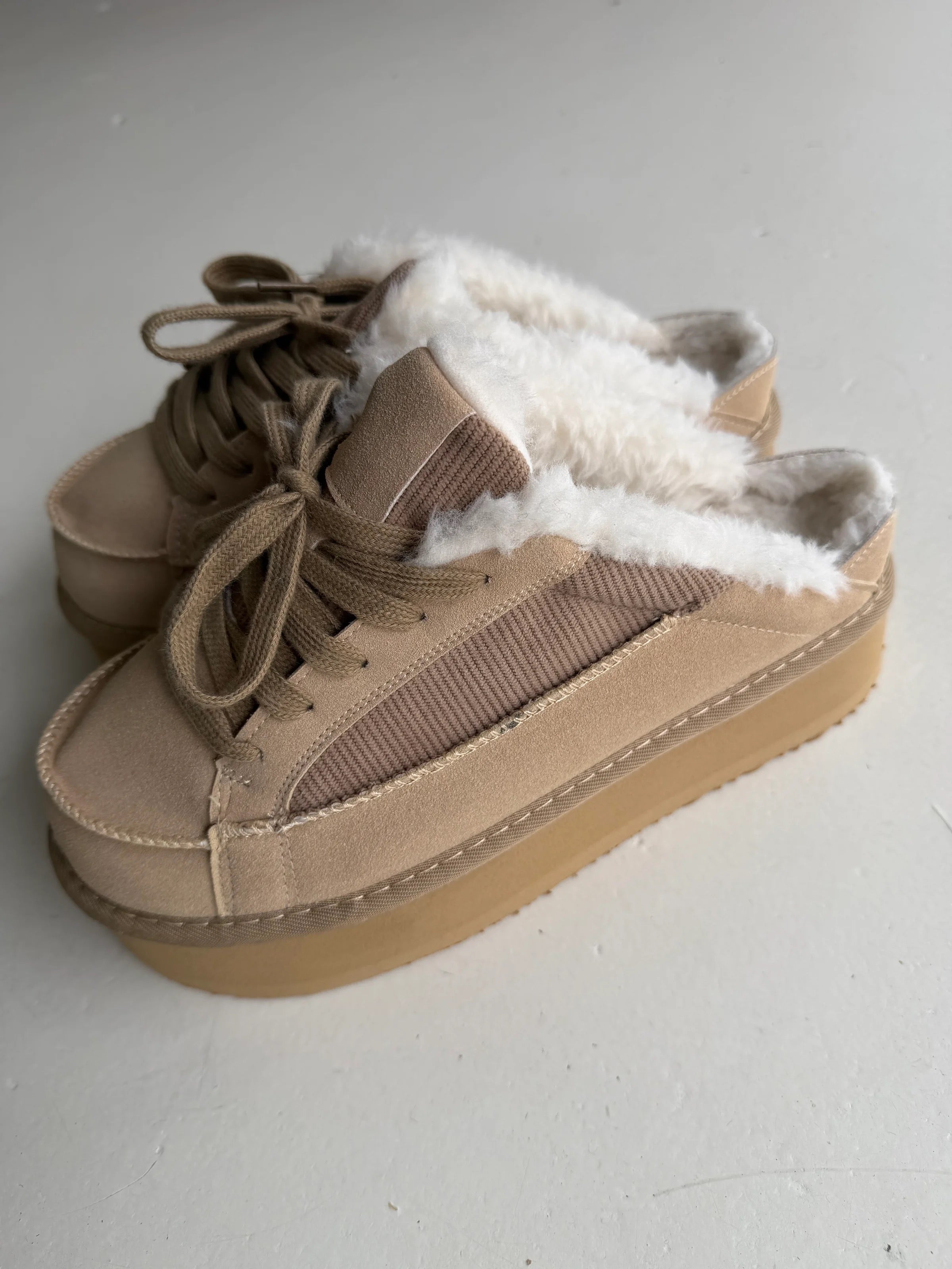 TAREEZE Sneaker Slides - Sand