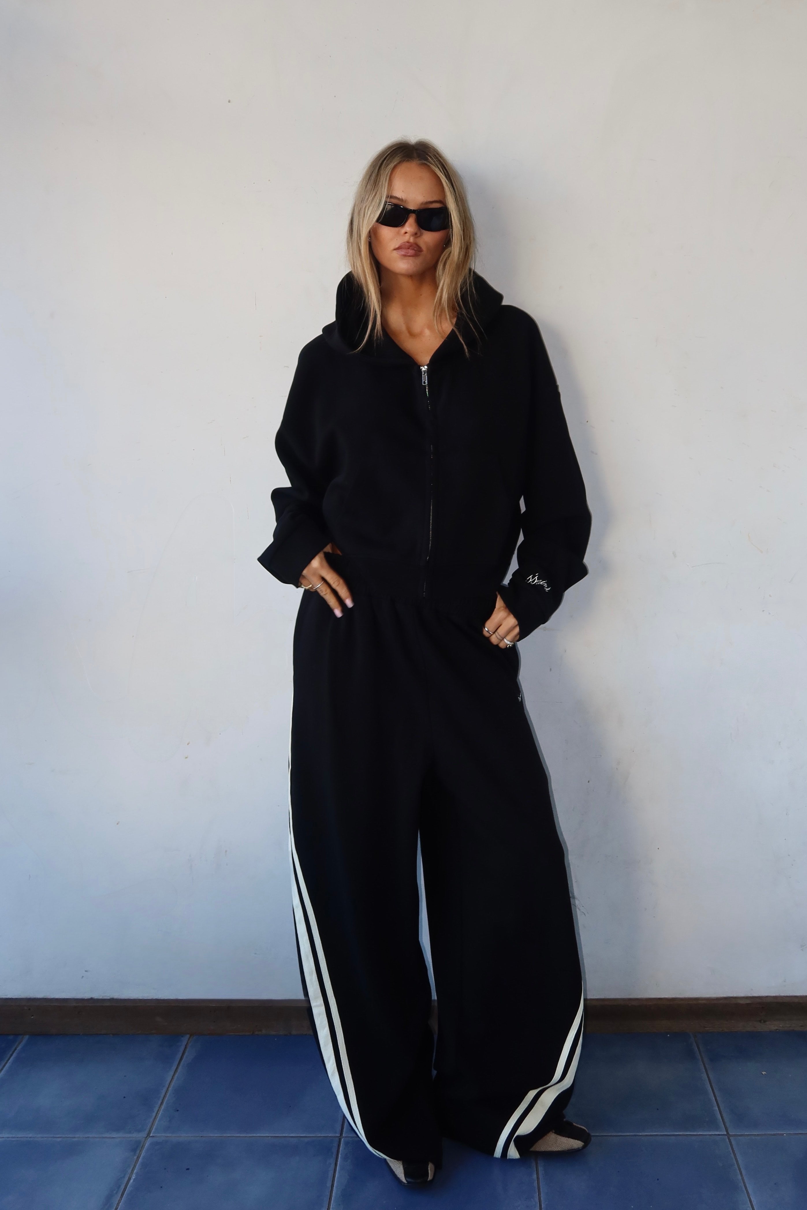 Ssaint Cropped Hoodie - Black/Butter