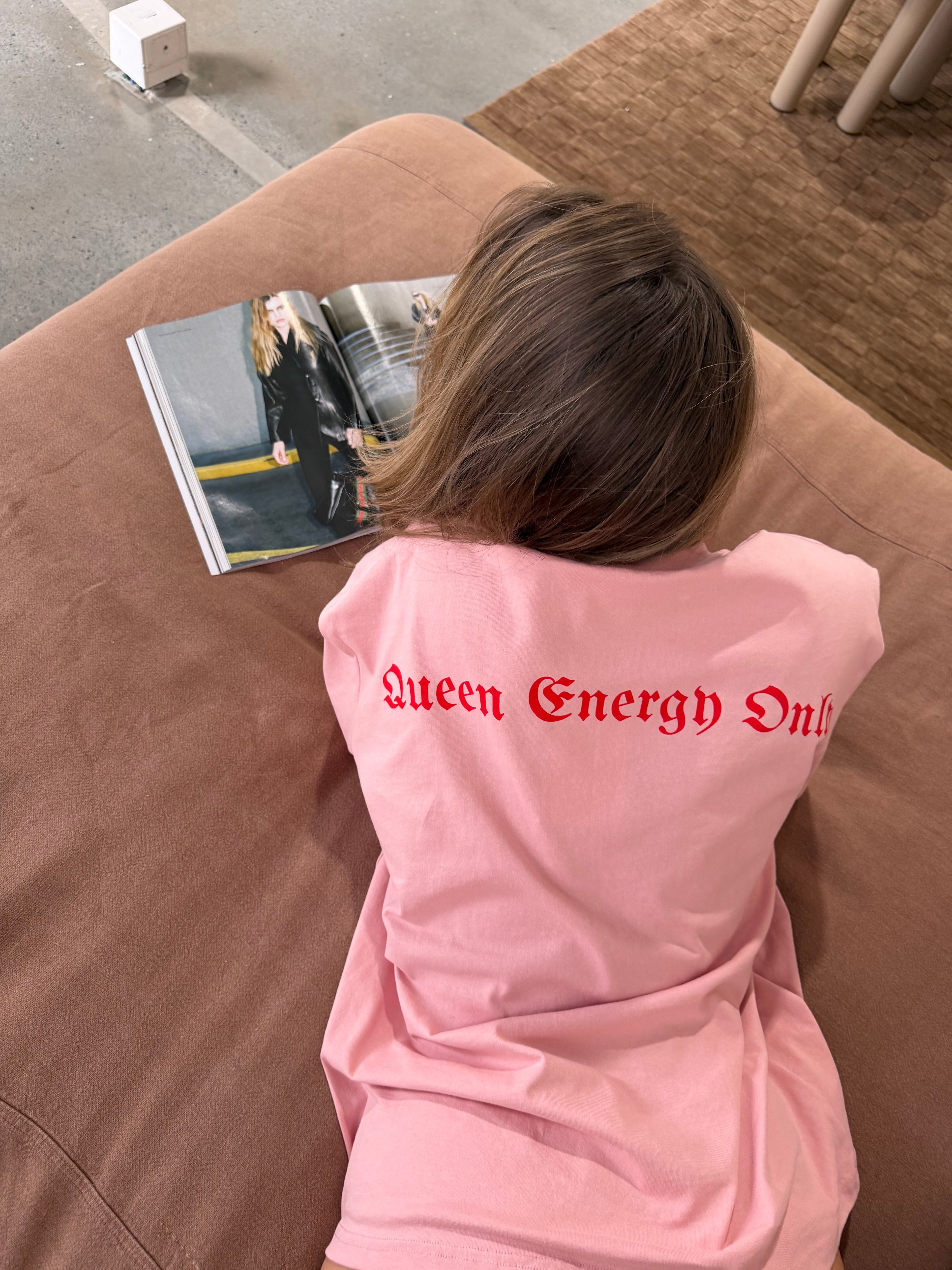 THE QUEEN ENERGY TEE  | THE LINE BABY LEMONADE STORE