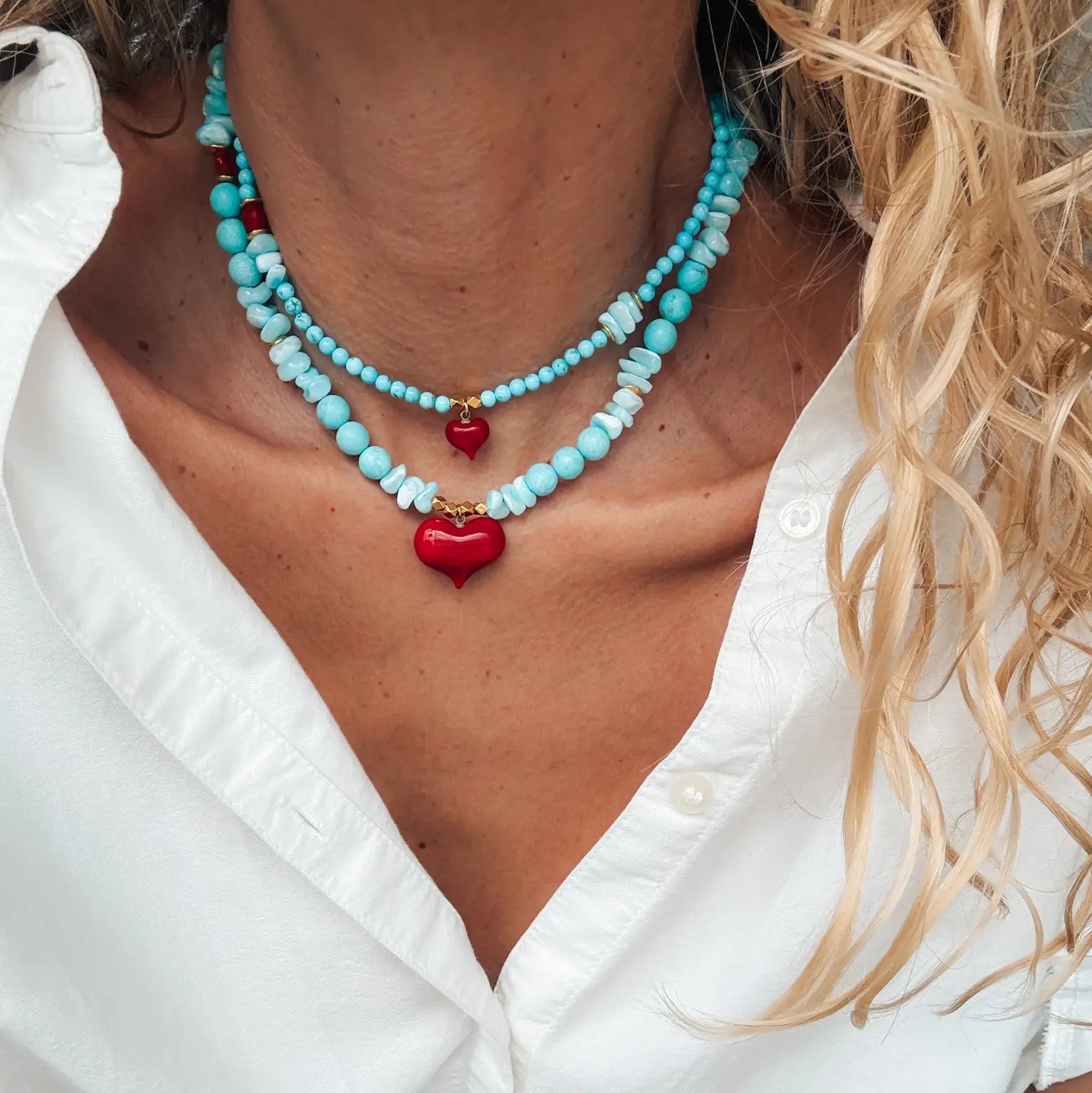 Semiprecious Howlite Turquoise Beads Necklace / Red Heart